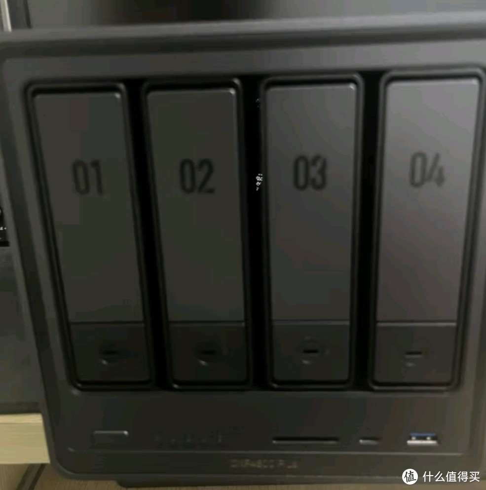 绿联私有云DXP4800Plus8G内存四盘位NAS网络存储云硬盘家庭服务器