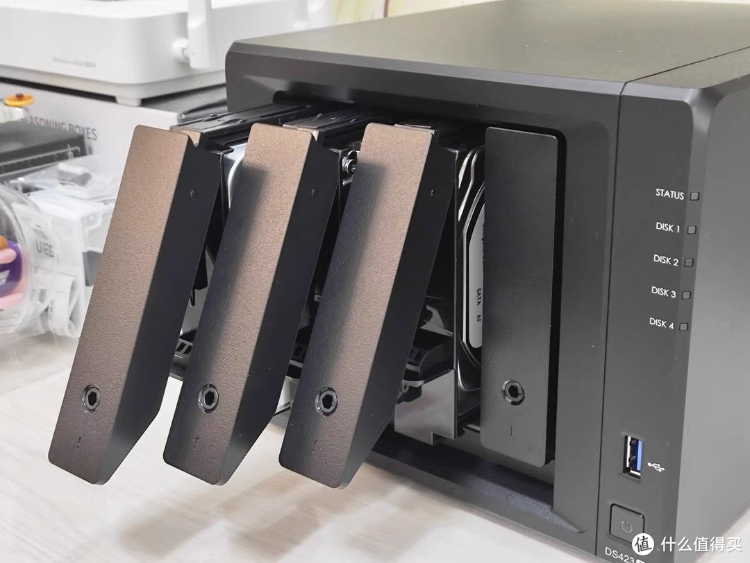 家庭数据管理革新，NAS开启智能存储新时代
