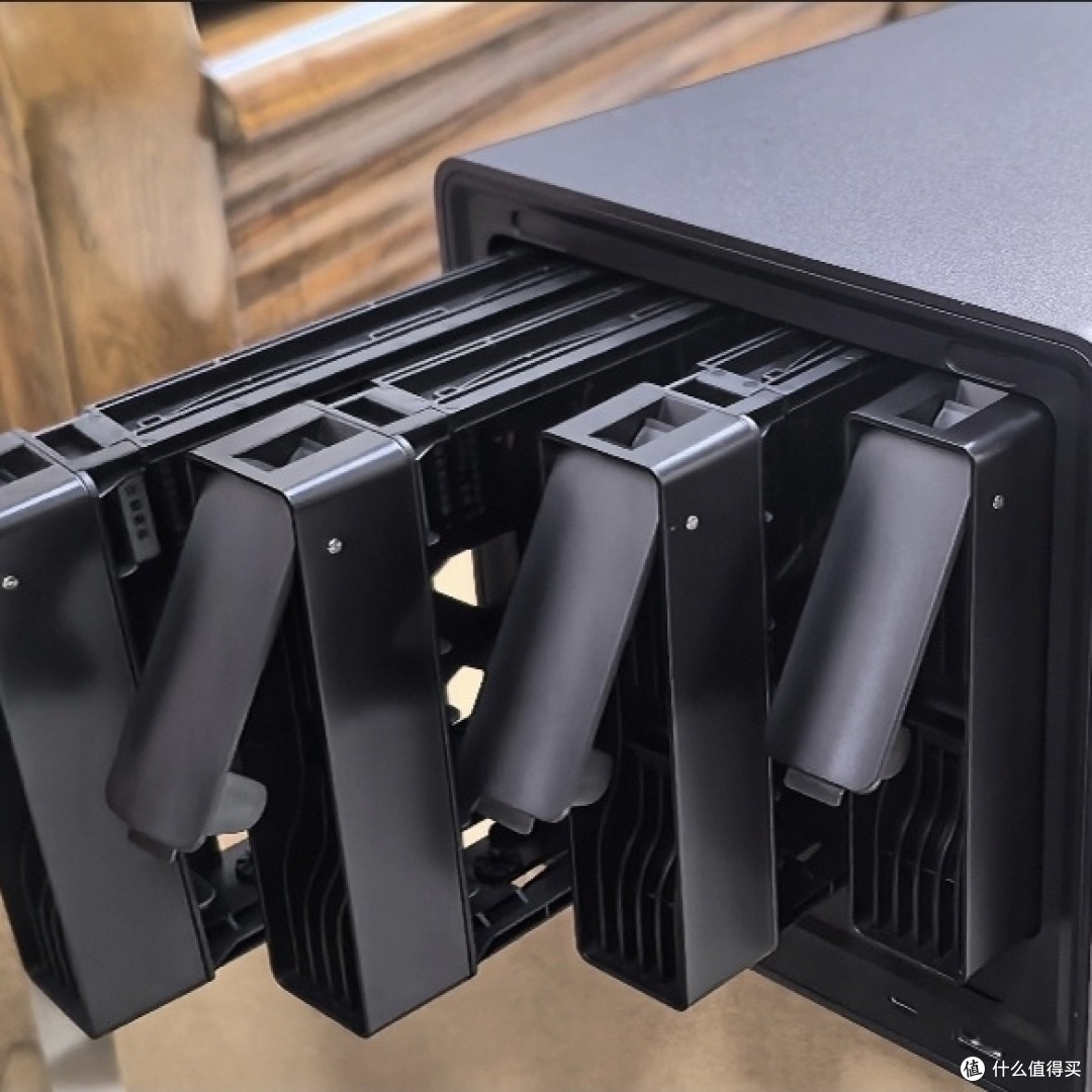 NAS选这三点不踩坑！绿联DX4600打造高效个人云与数据安全方案