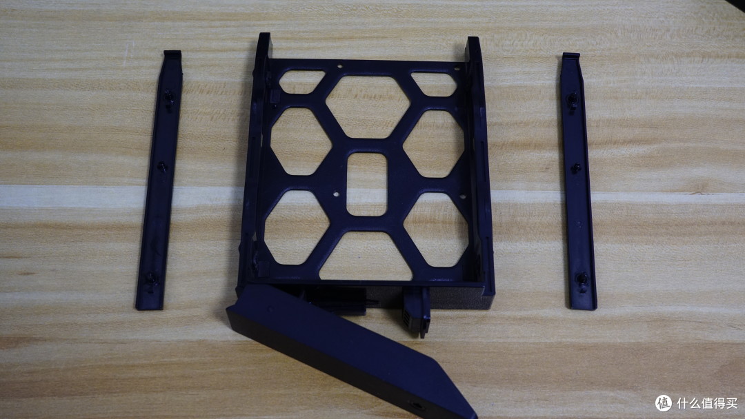 2025年群晖DS920+首发评测,二手2300元值得入手吗? 2025年群晖DS920+首发评测,二手2300元值得入手吗?