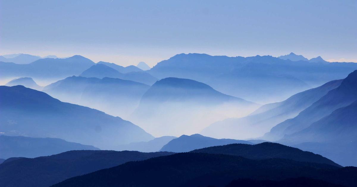 CasaOS 0.4与ZimaOS深度对比：个人云操作系统的两条进化路径