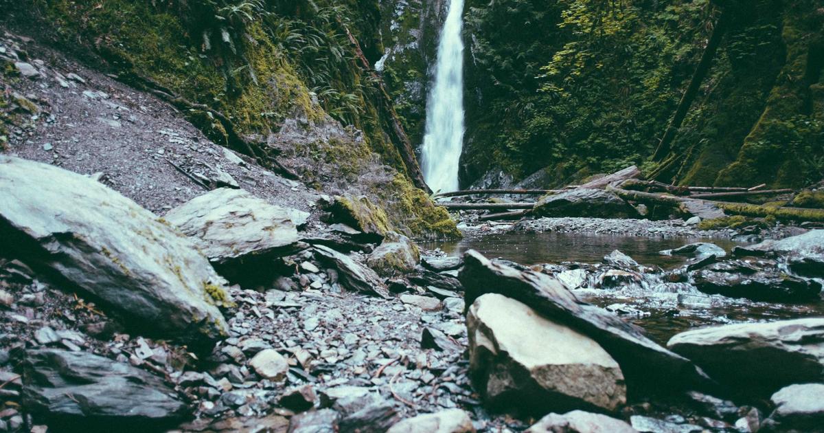 NAS混合存储方案全解析：傲腾加速与SSD缓存的实战配置