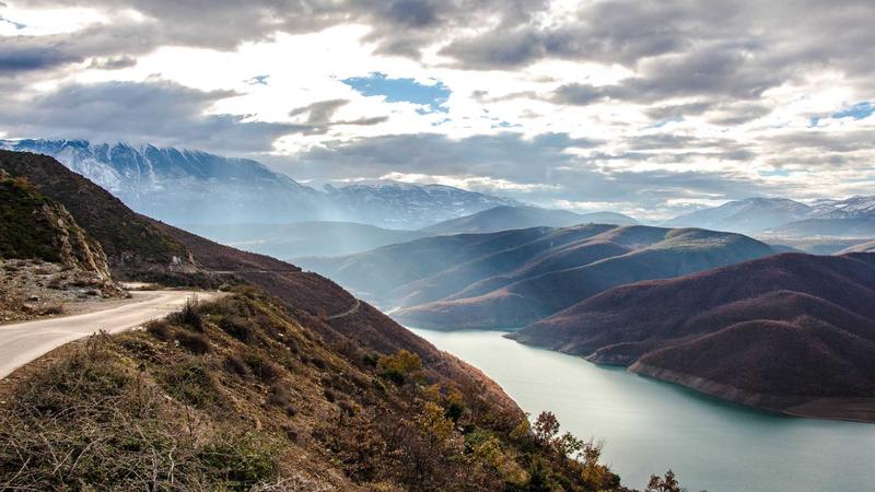 NAS远程办公完全指南：从RDP/VNC零客户端到Tailscale VPN内网穿透实战